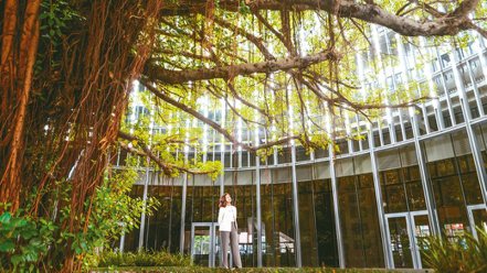 全球人壽副董事長林文惠希望能透過保育老樹的歷史意義，藉由「希望園區」將科技跟人文產生協調性融合，啟發年輕人有更多的創造力。全球人壽／提供