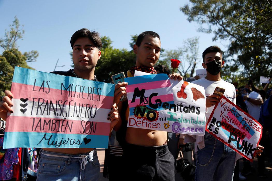 圖為墨西哥紀念跨性別追悼日活動。 圖／歐新社