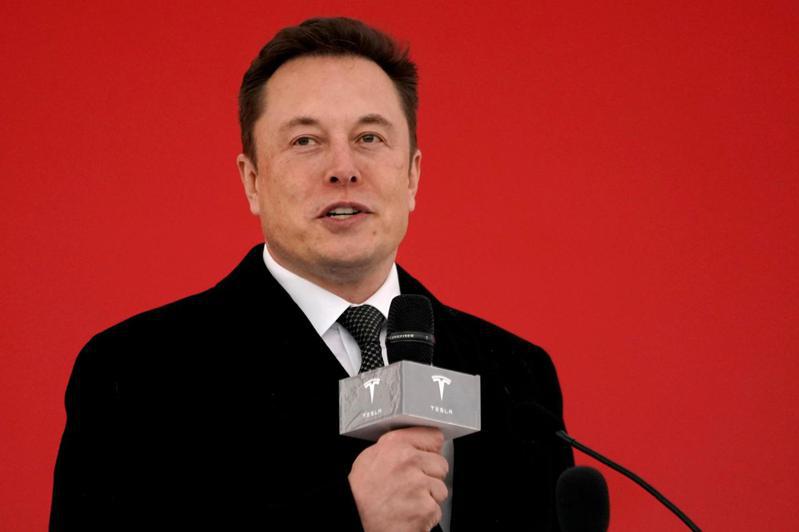 特斯拉（Tesla）執行長馬斯克6日在華爾街日報CEO峰會上表示，他不認為美國需要拜登政府的基礎建設法案，或任何政府的補貼，這些支出「全刪光好了」。路透