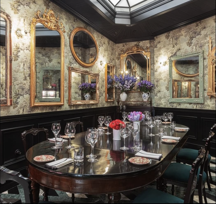 Gucci Osteria餐酒館的裝潢洋溢古馳獨有的美學。圖／取自IG@dispatch_style