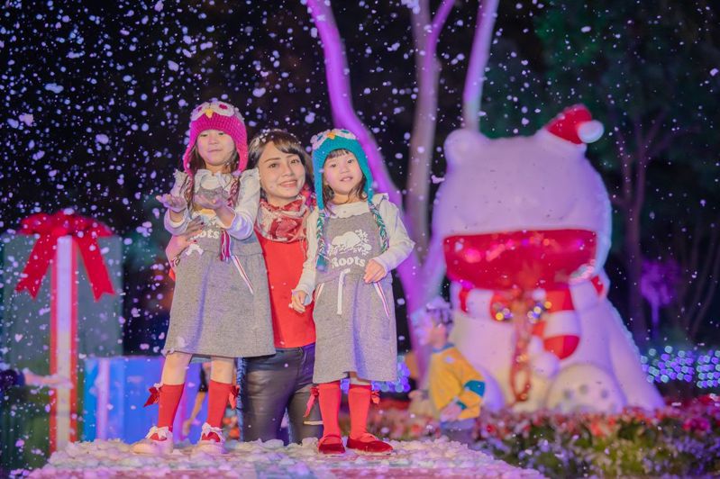 2021光織影舞 北香湖公園展區打造「獨嘉聖誕雪景區」。圖／嘉義市政府提供