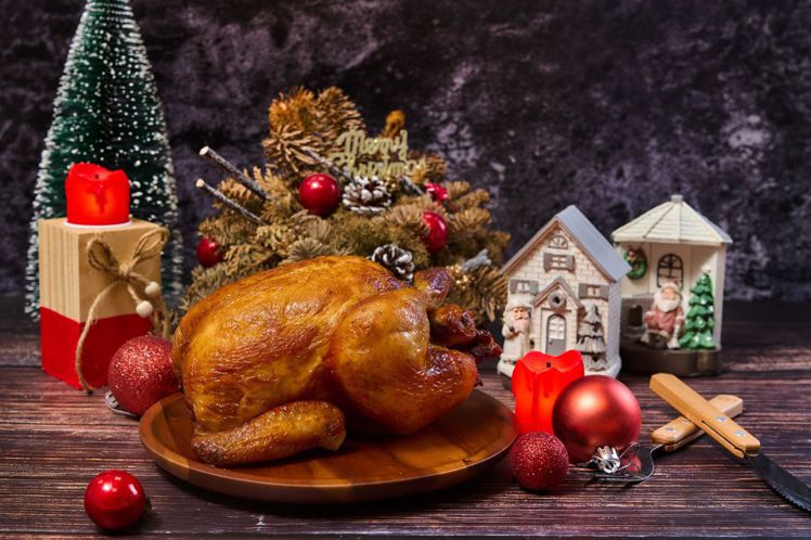 肯德基針對聖誕節推出「紐奧良烤全雞」，每隻419元。圖／肯德基提供