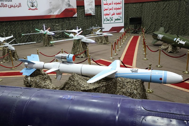 沙烏地阿拉伯每周都要面對葉門叛軍的無人機與飛彈襲擊，據傳防禦用的愛國者飛彈就要見底，正緊急籲請美國出售軍火以補充庫存。路透