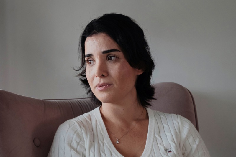 33歲的以色列人伊莎柯芙，去年幾乎因家暴而喪生後，決定公開談論此事，提升以國人對家暴的察覺和認識。紐約時報