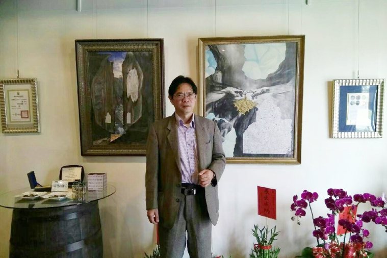 江明哲現今在台東基督教醫院服務。他不但是位頂尖的神經外科醫師，還效法史懷哲醫師的...