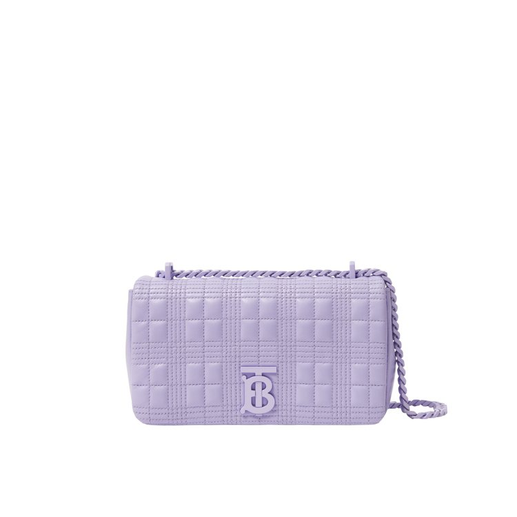 小型絎縫紫羅蘭色粒面皮革Lola包，65,000元。圖／BURBERRY提供