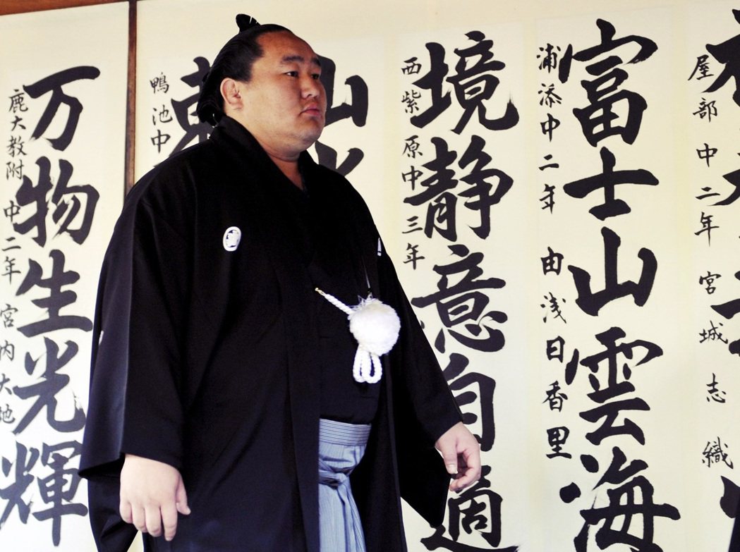 相撲選手朝青龍。日本相撲選手的命名也有充滿各種意象的選字，諸如「山」、「海」、「...