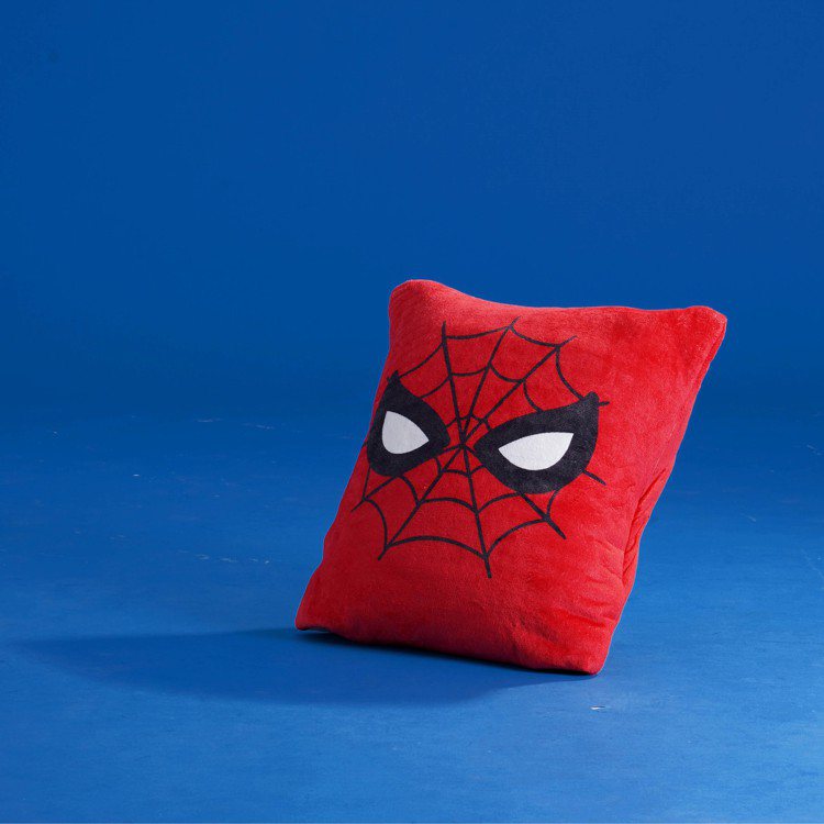 HOLA Marvel蜘蛛人系列防靜電法蘭絨收納毯。圖／HOLA提供