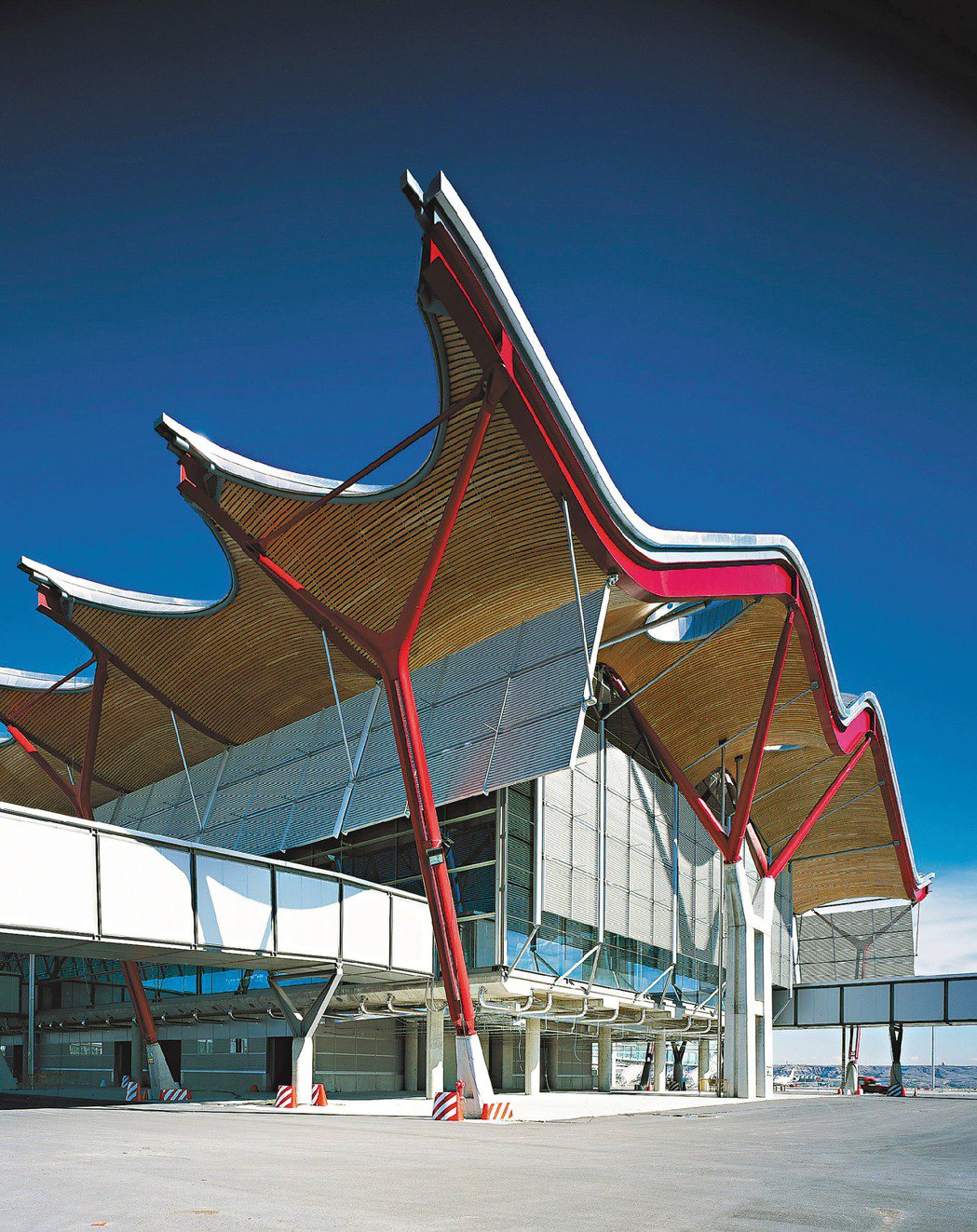 西班牙馬德里巴哈拉斯機場。圖/北美館提供