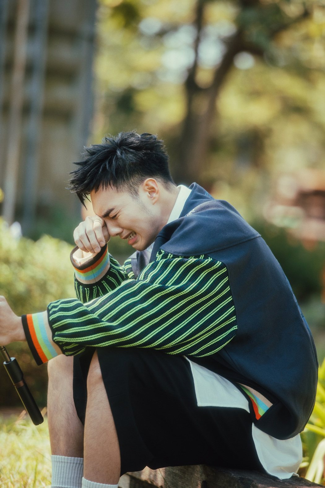 黃偉晉在新歌「如果眼淚會說話」MV挑戰哭戲。圖／愛貝克思提供