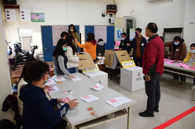 首次不綁大選的公民投票，41%投票率創下台灣實施公民投票以來新低紀錄。圖／連江縣府提供