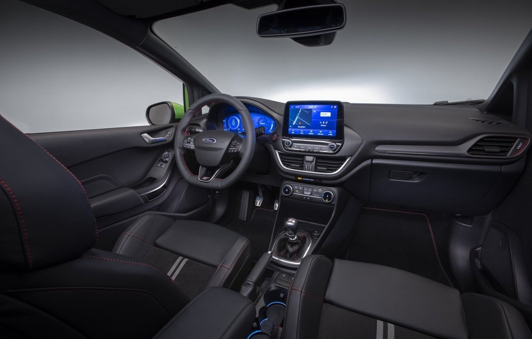 Fiesta ST內裝也配備了一個12.3吋的數位儀錶。 圖／摘自Ford