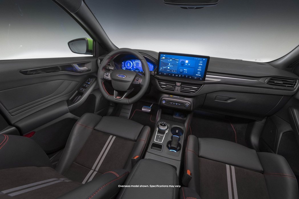 小改款Focus ST內裝有著13.2中控螢幕。 圖／摘自Ford