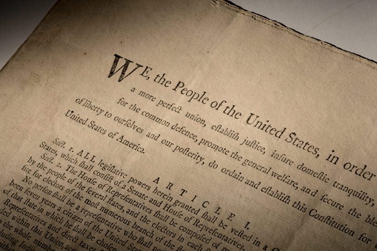蘇富比十大最高價拍品中，美國首份最終版的美國憲法為唯一的書籍及手稿拍品，以4,3...