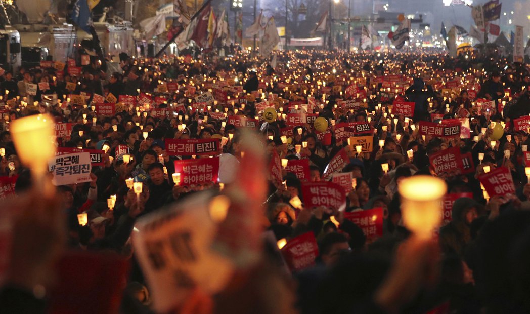 「當初終止朴槿惠貪腐亂政的，是為了「燭光革命」而走上街頭的的上千萬韓國公民——這...
