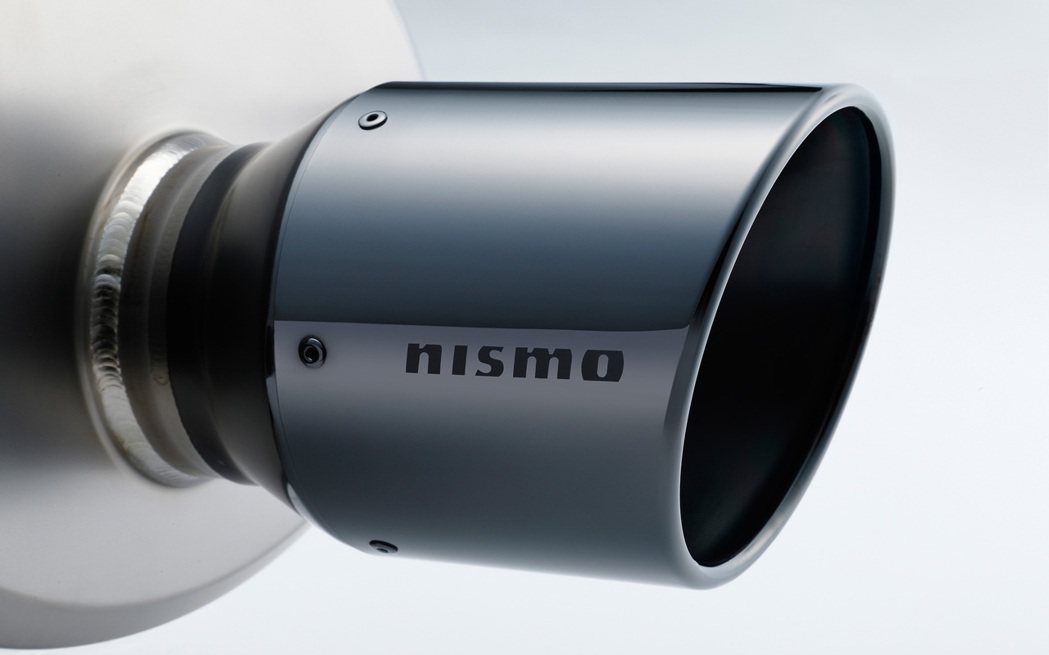 NISMO復刻Skyline R32、R33和R34的鈦合金排氣管。 圖／摘自Nissan
