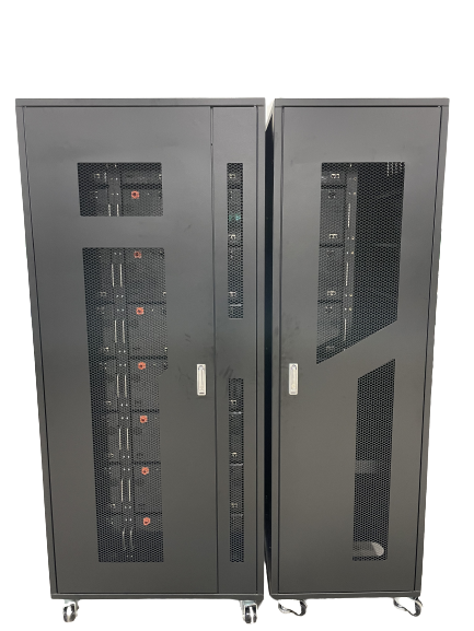 儲盈科技商業公用電網-大型儲能櫃。