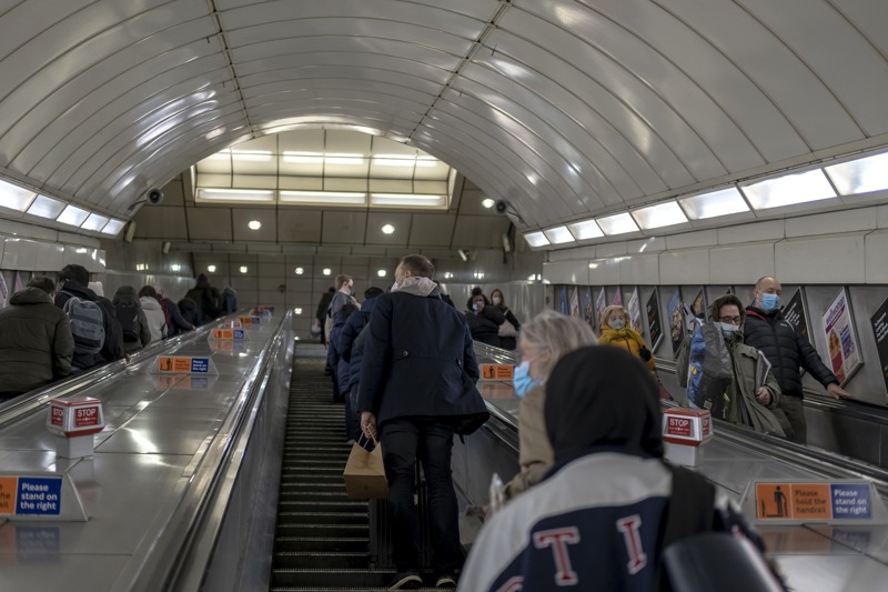 倫敦地鐵內的熱空氣通常會透過車站和通風井釋放到空氣中，但這些熱空氣現在被抽往Bunhill 2能源中心，轉而供應當地數千個家庭。圖／取自紐約時報