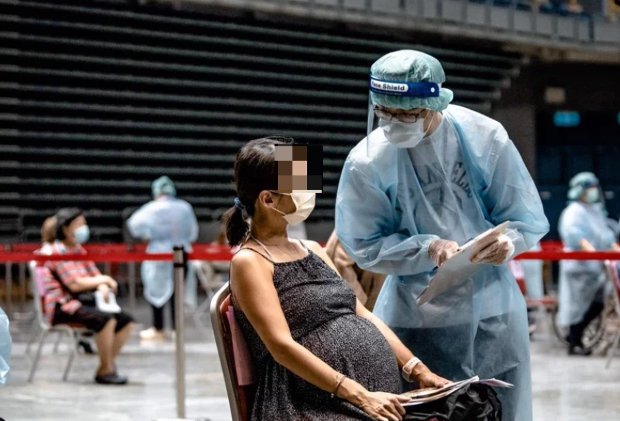 台灣仍有百萬民眾「1劑都沒打」，近日更傳出有孕婦不打疫苗，原因是「家長叫我不要打」。示意圖，非新聞當事人。圖／高雄市政府提供