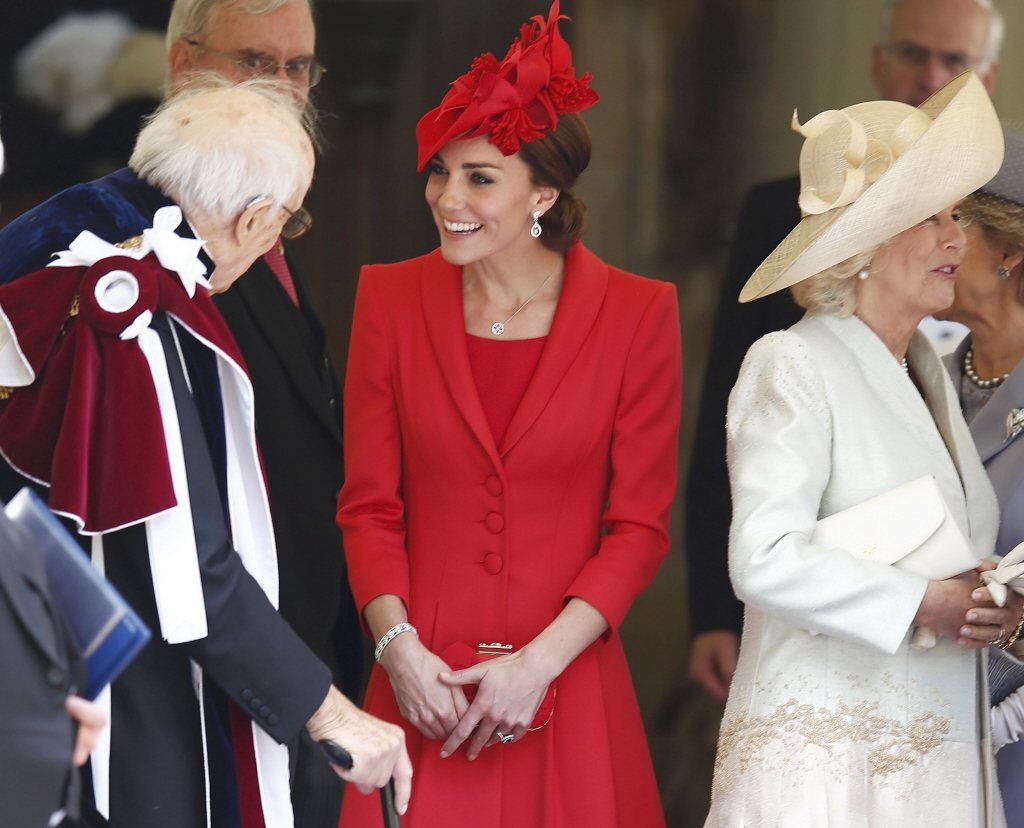 凱特（中）是英國未來王后，可是婆婆卡蜜拉（右）可能搶先戴上后冠。（路透資料照片）