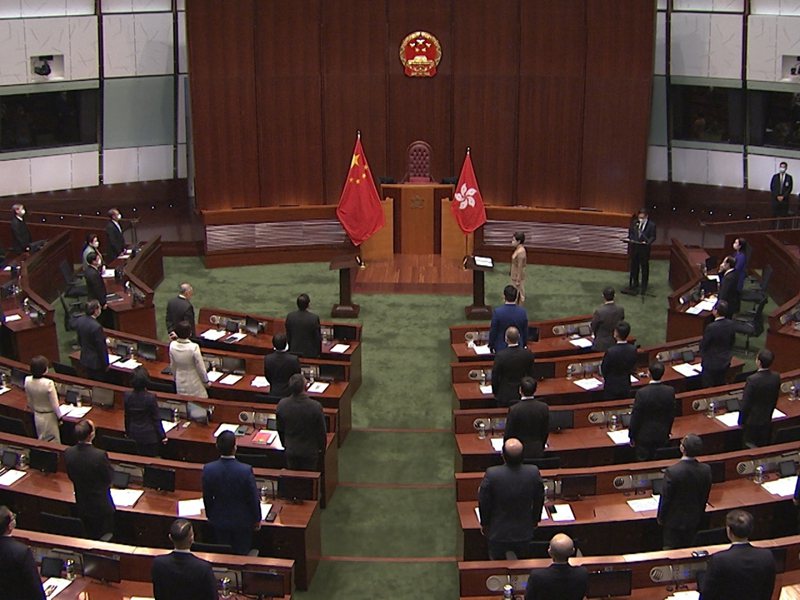 香港新一屆立法會議員早上11時起宣誓，由香港行政長官林鄭月娥監誓。香港電台