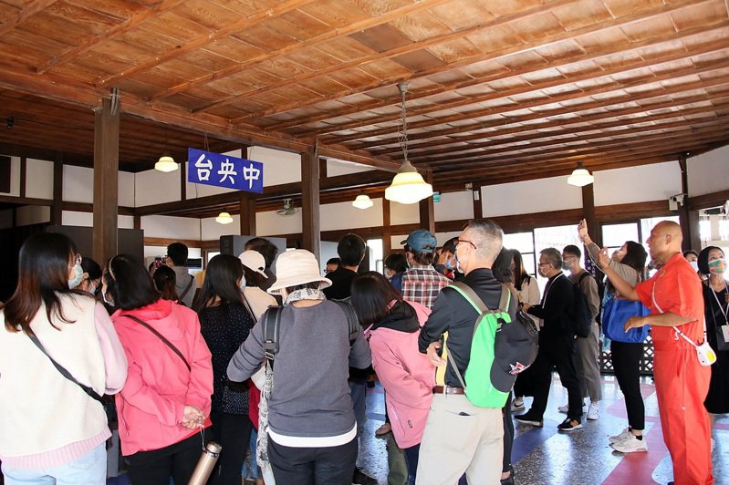 嘉義市政府舉辦台灣設計展10天以來湧入大量遊客。圖為舊嘉義監獄展區。圖／嘉義市政府提供