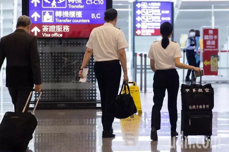 中華航空又傳出有機師確診。圖為示意圖，非當事人。聯合報系資料照