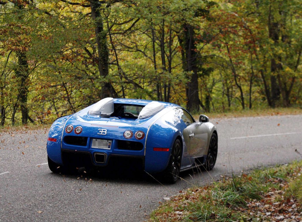 從Veyron開始，每一台Bugatti都是由Steve Jenny親自測試。 ...