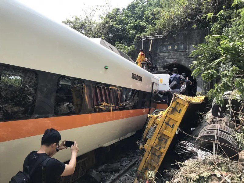 去年4月2日台鐵太魯閣號事故造成49人死亡。聯合報資料照片