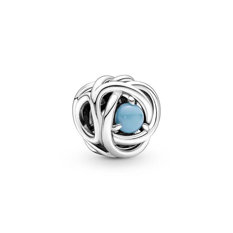 湖藍寶石永恆之圓串飾，1,580元。圖／Pandora提供