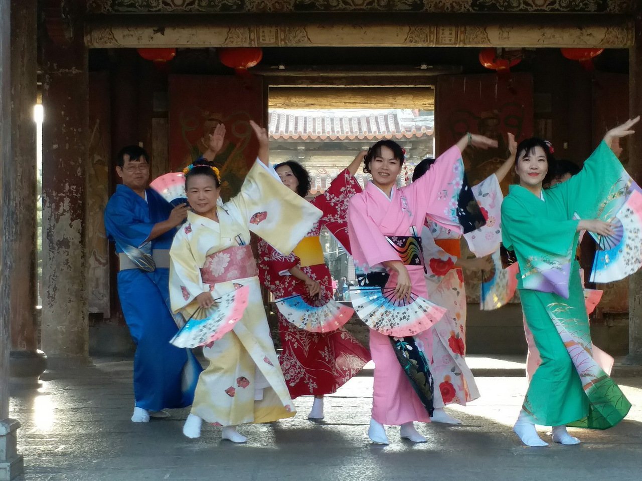 魏秀娟學日本舞，她說從穿上日本和服、走路內八的舞步，都展現一種內斂的日本魂。 ...