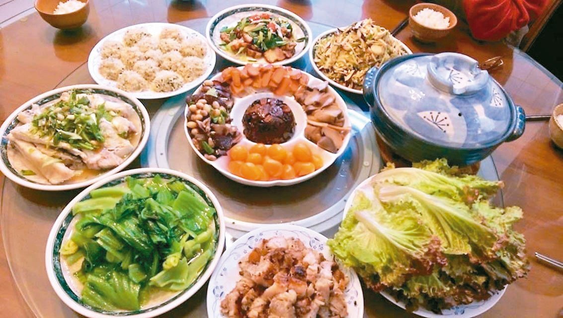 韓家年節的健康料理，以簡單烹調呈現不簡單的味道。圖／韓柏檉提供