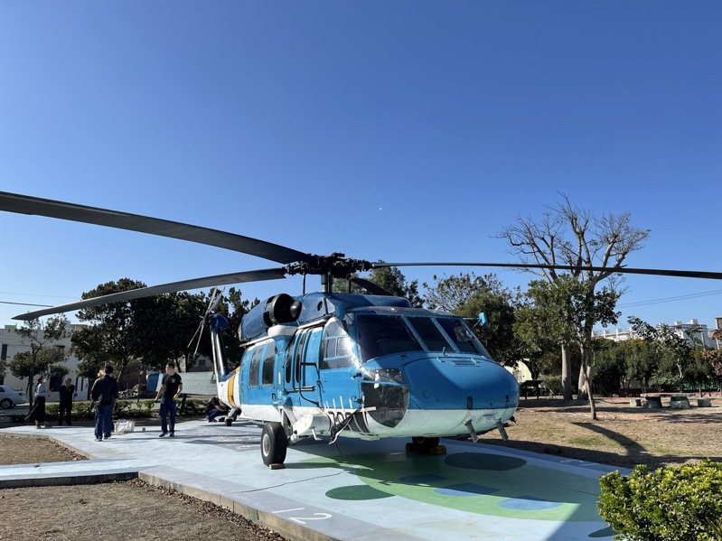 彰化福興鄉公所爭取報廢海鷗直升機到鄉內「飛機公園」展示。記者林敬家／攝影