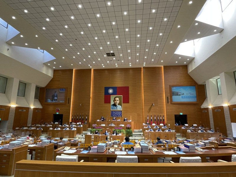 新竹縣議會共有36席議員，未來若合併升格，不少議員仍會堅持力拚連任。記者張裕珍／攝影