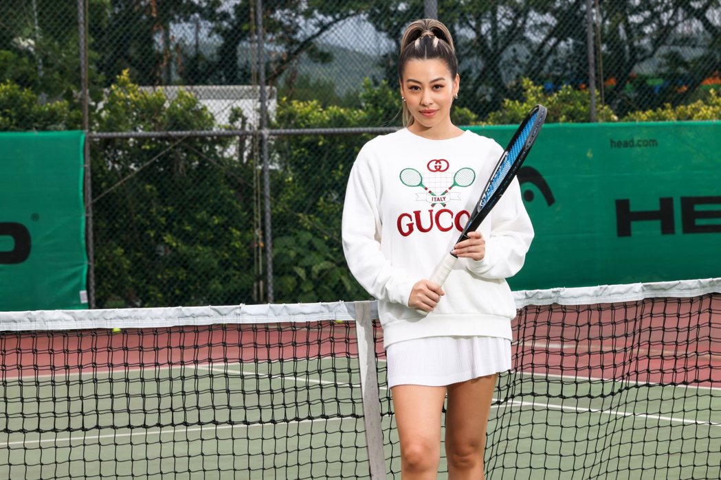 蔡詩芸先前找老公王陽明一起打網球。記者李政龍／攝影