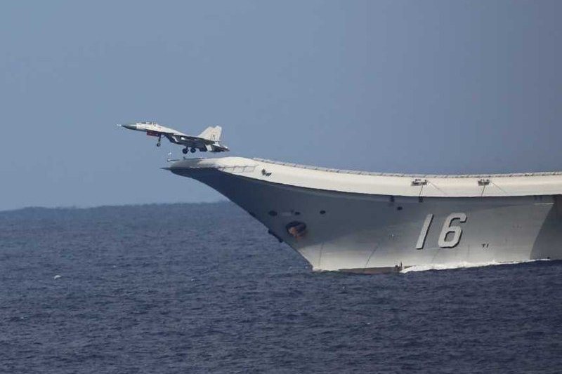 2021年12月19，日本海上自衛隊捕捉中國殲-15自遼寧號上起飛。 圖／日本防衛省・統合幕僚監部