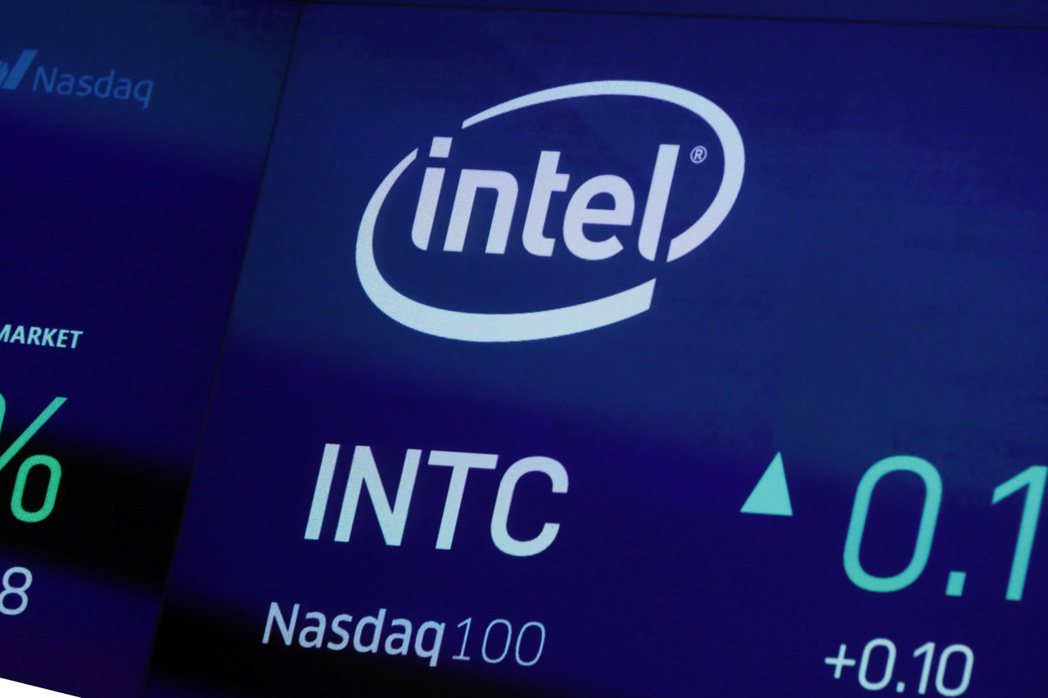 英特爾（Intel）去年要求供應商「確保我們的供應鏈不使用任何來自新疆的勞工、採購產品或服務」，遭到中共官媒煽動中國網友出征聲討。 圖／美聯社