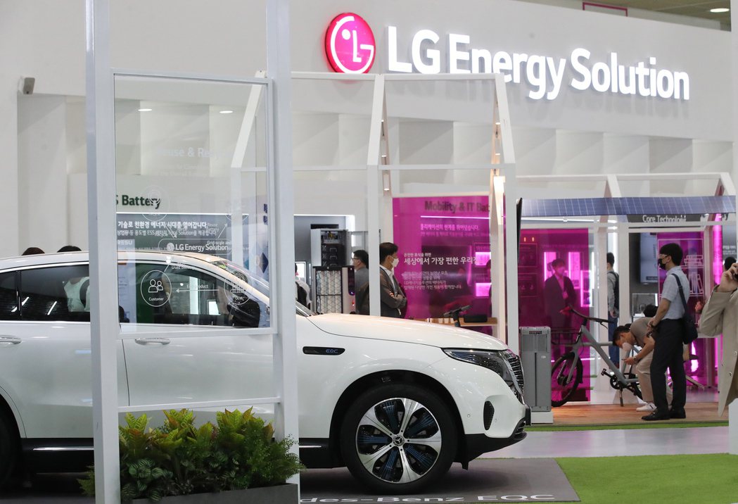 LG能源解決方案公司去年6月參加首爾商展。  歐新社