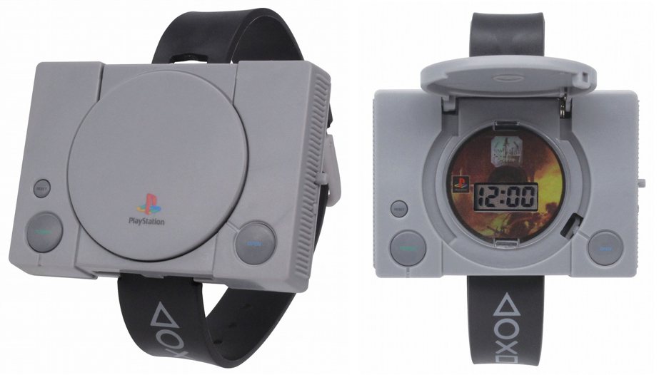 日本以經典遊戲主機設計手錶，圖為PlayStation的造型。圖擷取自ねとらぼ