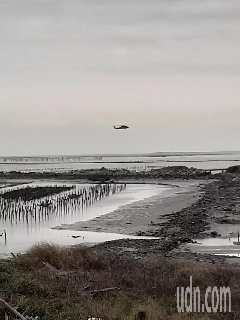 鰲鼓濕地北側堤岸的哨所，外面1公里遠的灘際，昨陸續發現F16V疑似殘骸，國軍大動員前往。報系資料照。記者魯永明／攝影