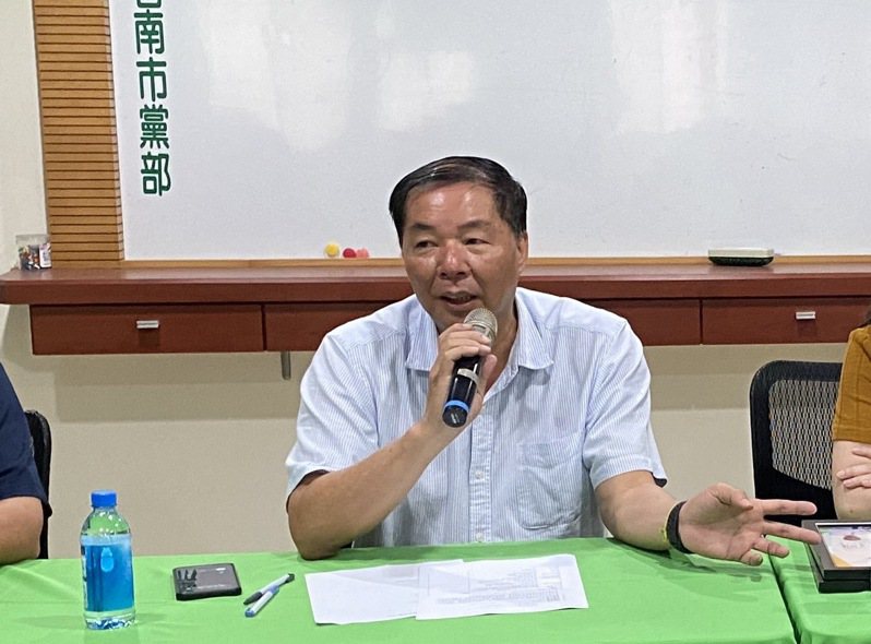 民進黨台南市黨部昨晚召開執委會，建議提名32人，主委潘新傳表示，以「市長連任、議會過半及里長全勝利」為目標。圖／民進黨南市黨部提供