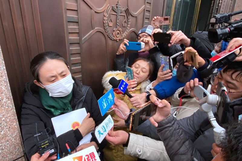 江秋蓮10日在法院判決後接受媒體採訪，表示尊重法院判決。中新社