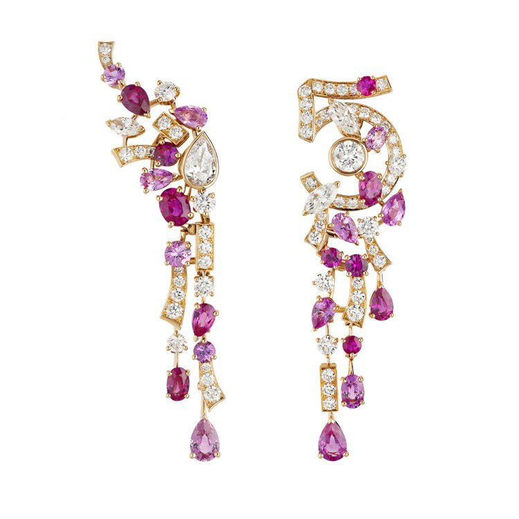 LUCKY N°5耳環，18K粉紅金鑲嵌鑽石及粉紅剛玉，580萬9,000元。圖／香奈兒提供