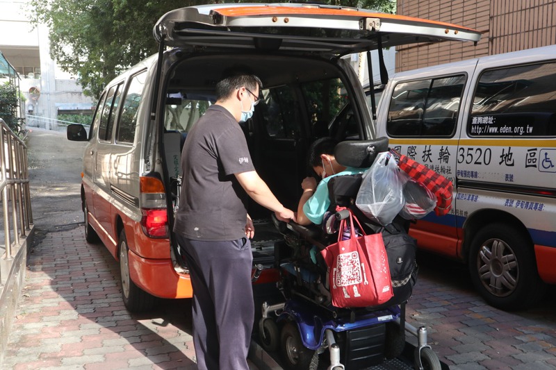 伊甸基金會經營台北市的復康巴士。圖／伊甸基金會提供