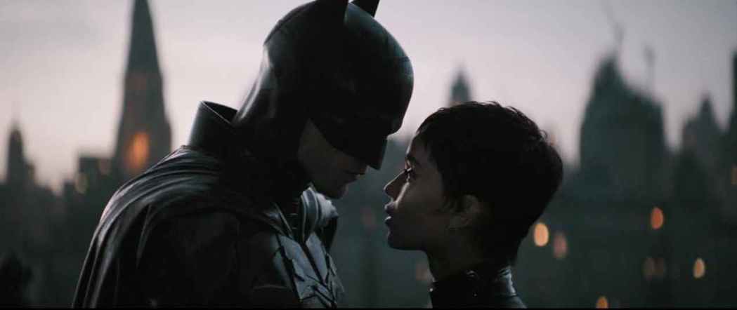 全新版「蝙蝠俠」由羅伯派汀森(左)主演，與新任「貓女」柔伊克拉維茲有不少對戲。圖...