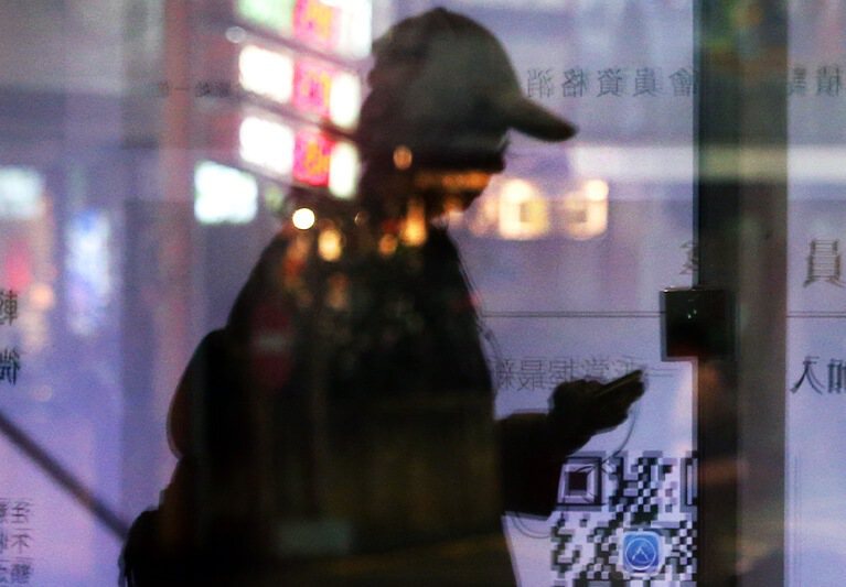 資安詐騙已經成為台灣民眾的日常，一支手機門號就能讓人傾家蕩產。圖／聯合報系資料照片
