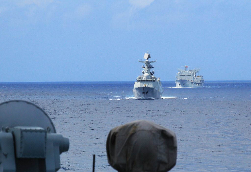 中國軍艦對於通航其他國家的領海，則會要求行使海洋法公約中「無害通航」的權利。 圖／新華社