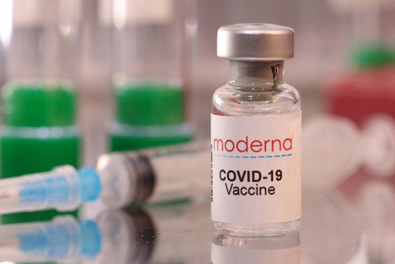 美国药厂莫德纳今天表示，将致力在2023年底推出结合COVID-19、流感与唿吸道融合病毒的追加剂疫苗，希望这款三合一疫苗能鼓励民众每年接种。路透(photo:UDN)