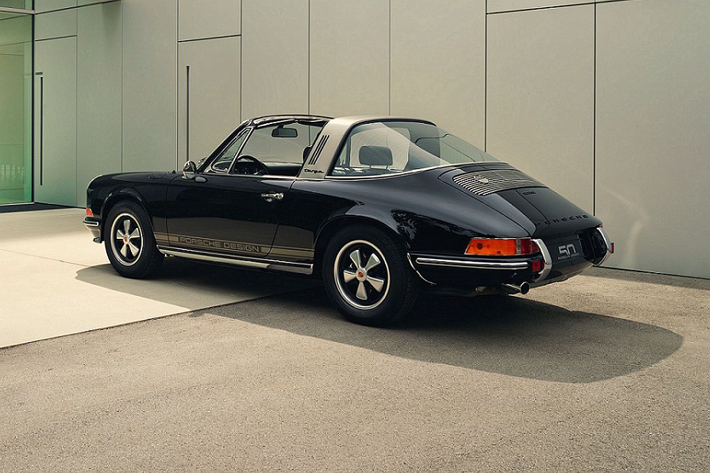 以慶祝Porsche Design 50週年的將一部與Porsche Desig...