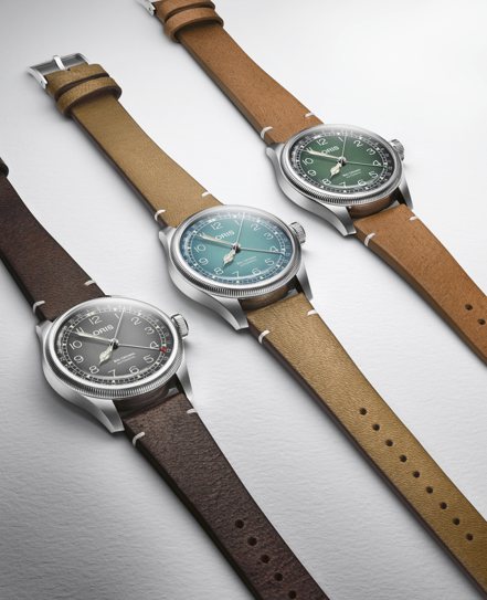 Big Crown X Cervo Volante打造三款不同色彩的腕錶，以阿爾卑斯山色調打造漸層面盤，搭配永續鹿皮錶帶。Oris/提供